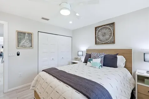 3694 Glen Oaks Manor Drive Sarasota FL 34232
