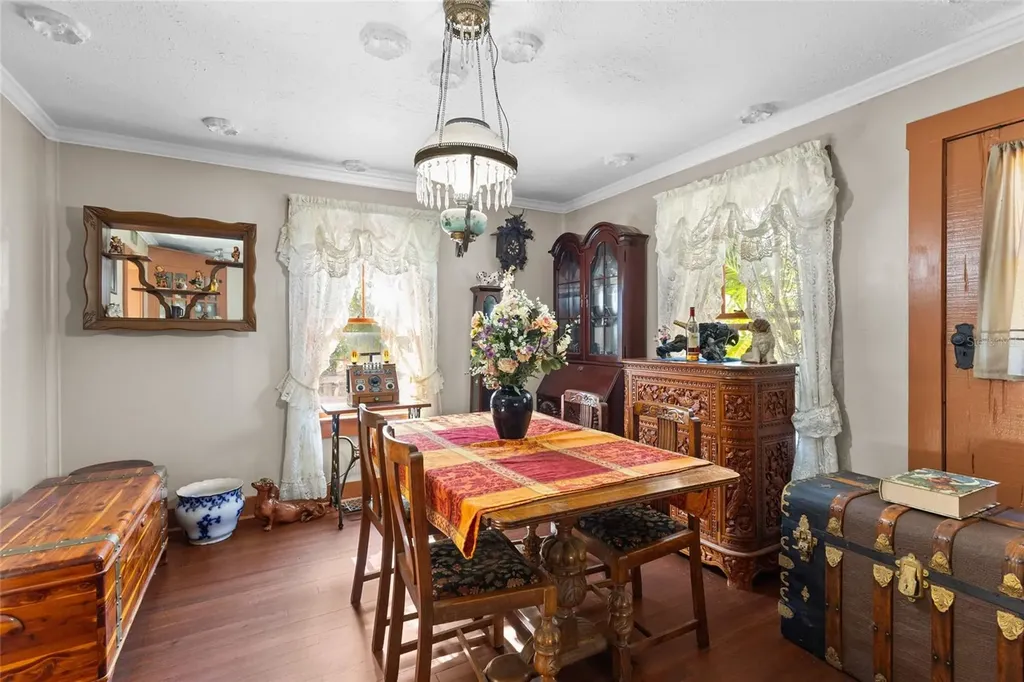 117 Tucker Avenue Sarasota FL 34232