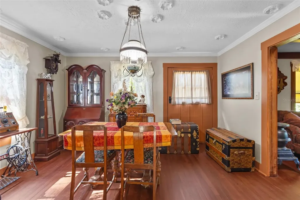 117 Tucker Avenue Sarasota FL 34232