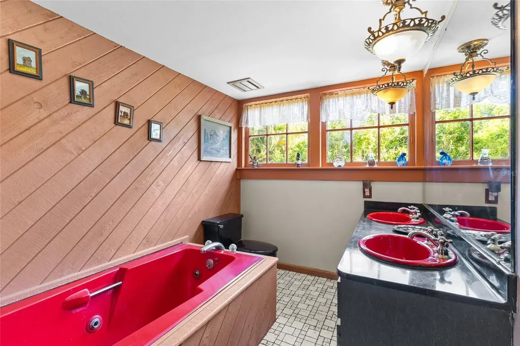 117 Tucker Avenue Sarasota FL 34232