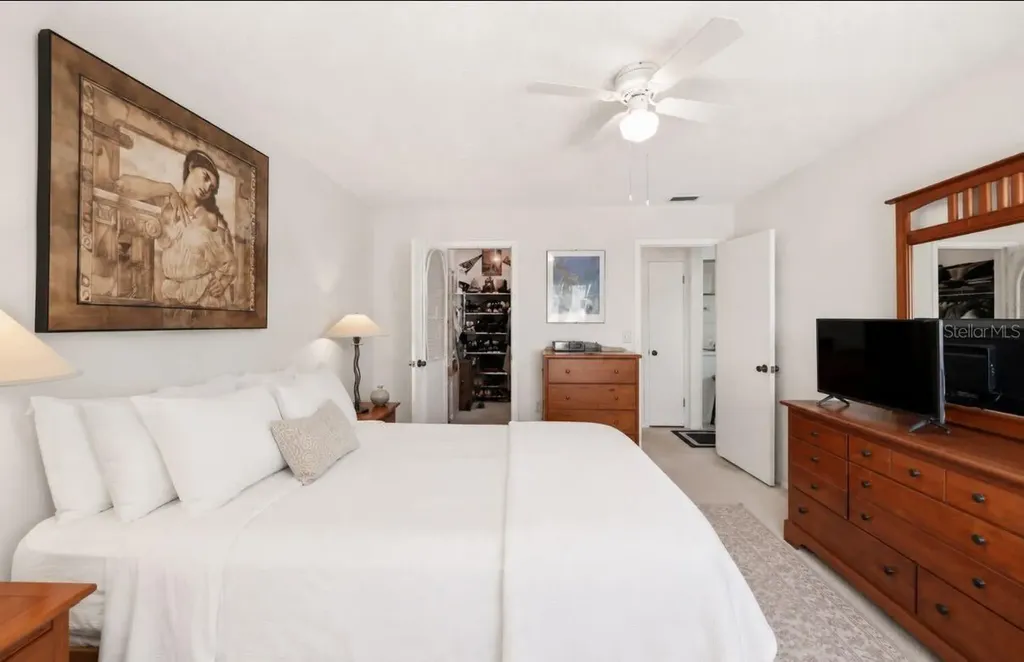 3853 S Lake Drive Tampa FL 33614