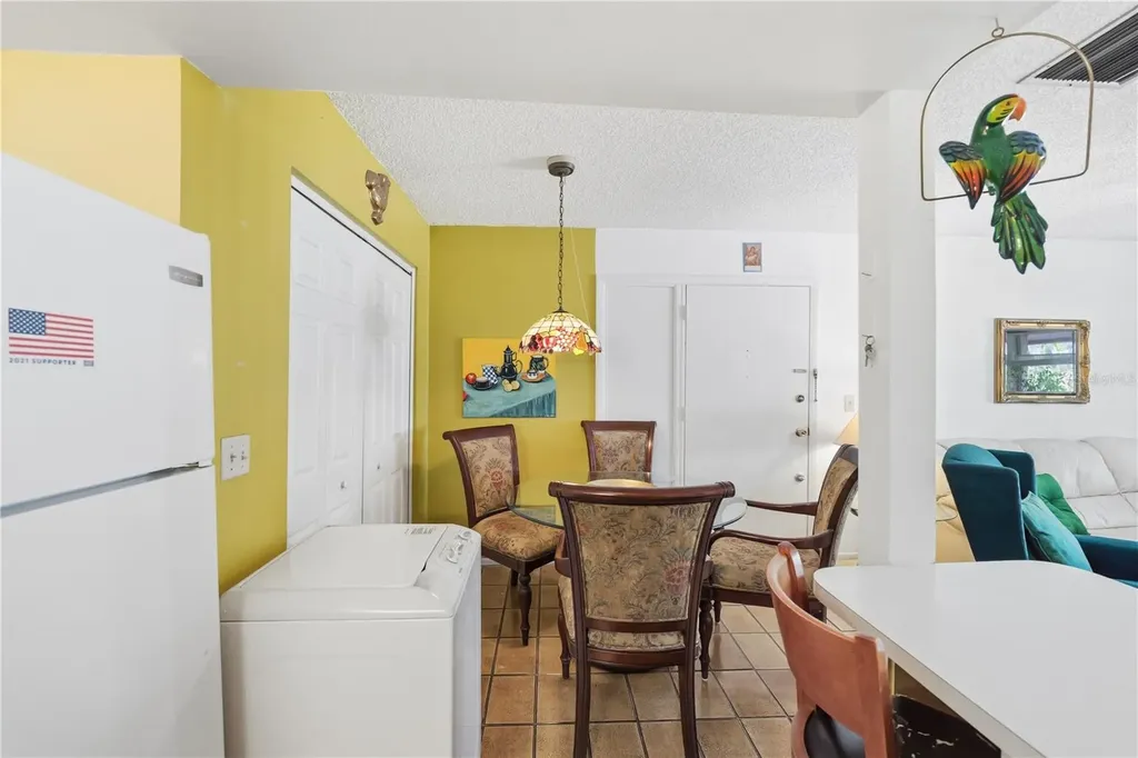 3853 S Lake Drive Tampa FL 33614