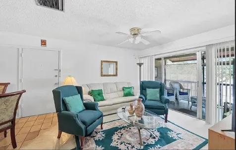 3853 S Lake Drive Tampa FL 33614