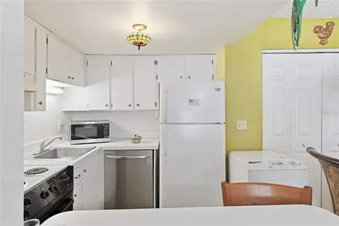 3853 S Lake Drive Tampa FL 33614