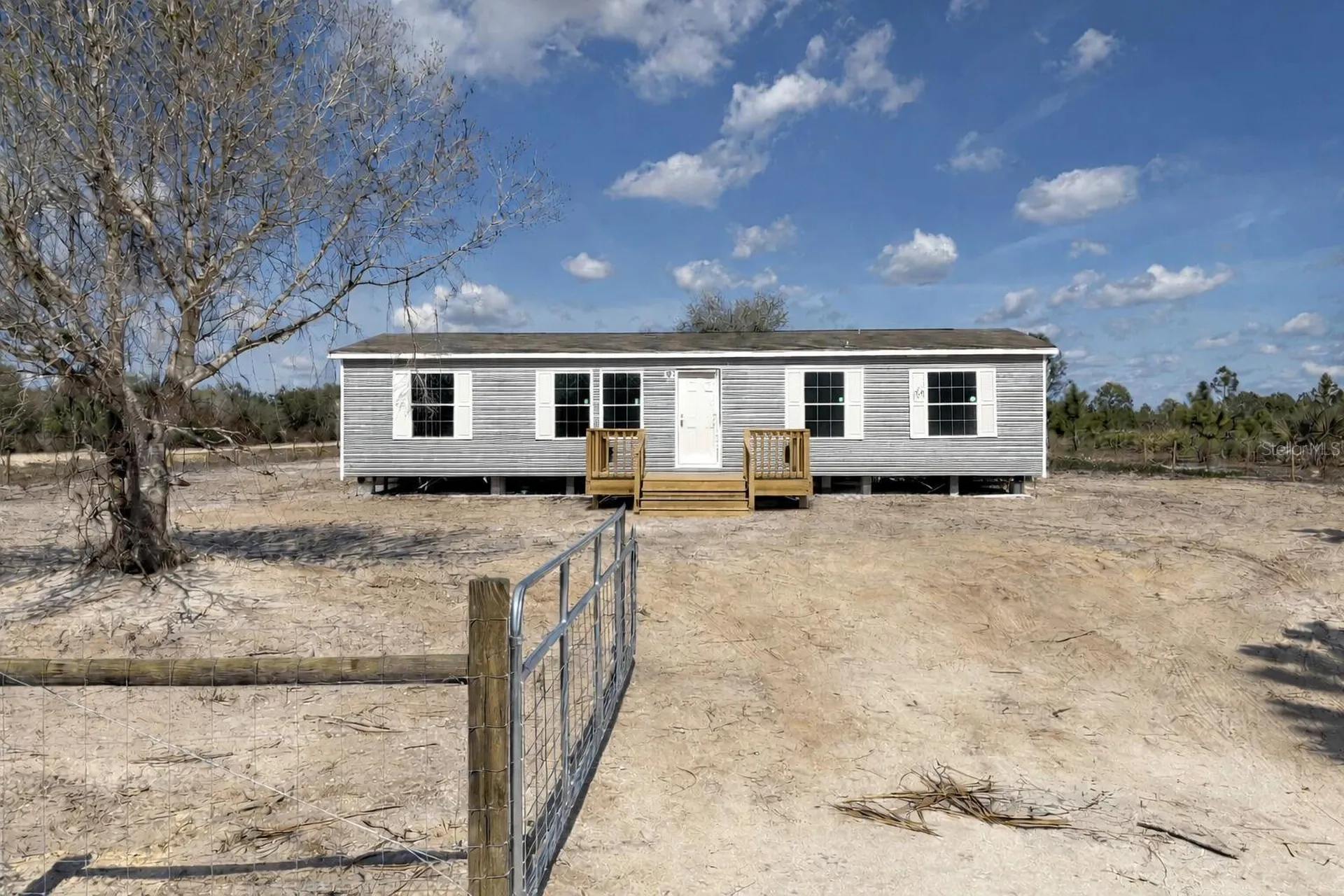 19629 NW 300th Street Okeechobee FL 34972