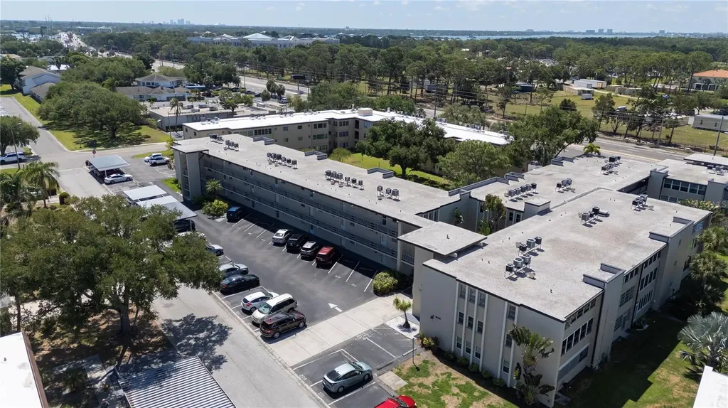 9940 47th Avenue N St Petersburg FL 33708
