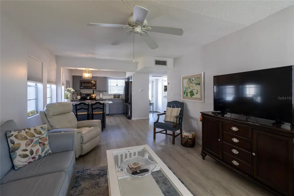 9940 47th Avenue N St Petersburg FL 33708
