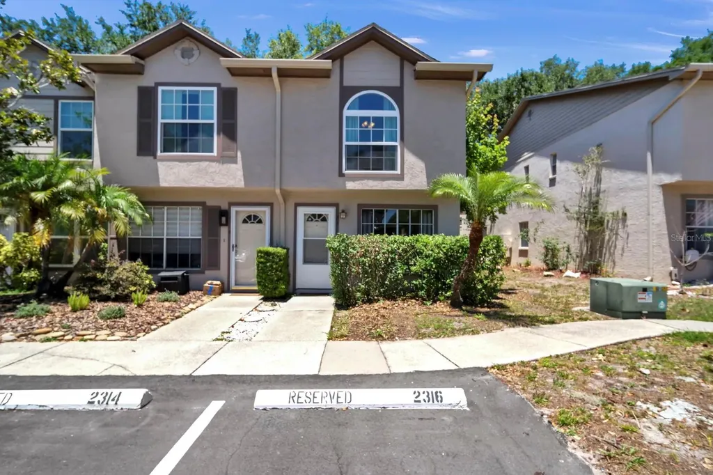 2316 Fletchers Point Circle Tampa FL 33613