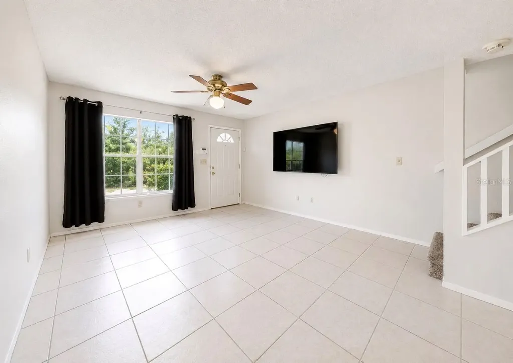 2316 Fletchers Point Circle Tampa FL 33613