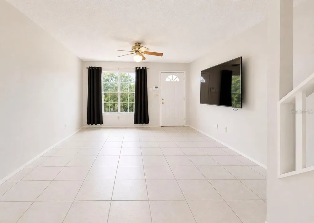 2316 Fletchers Point Circle Tampa FL 33613