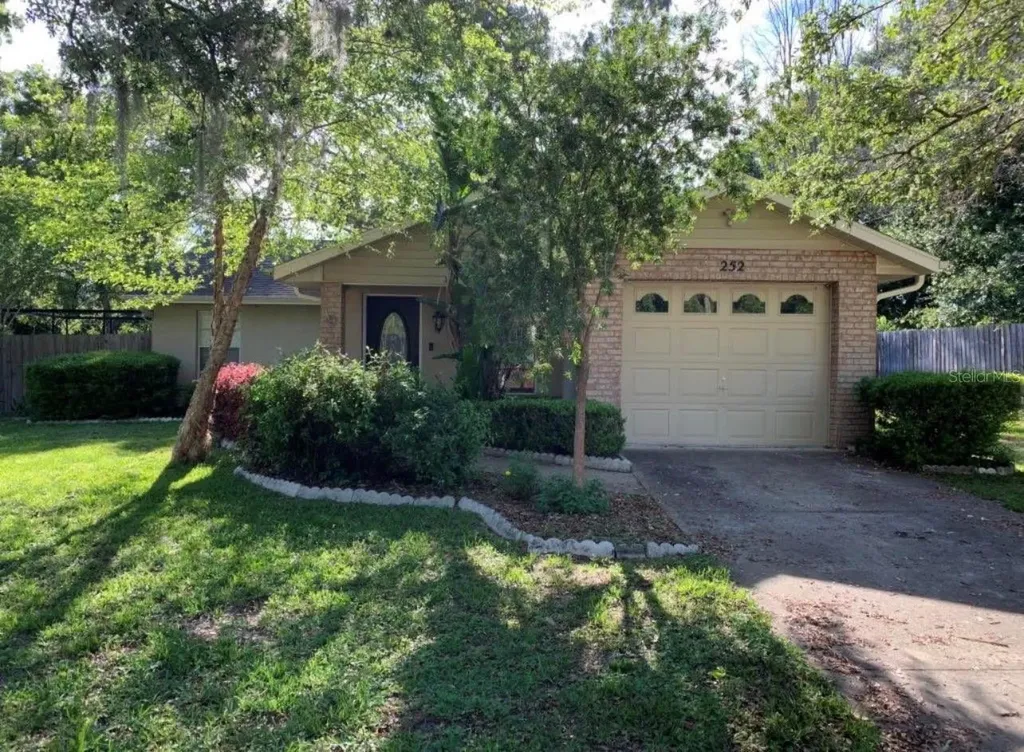 252 E Lancaster Avenue Orange City FL 32763