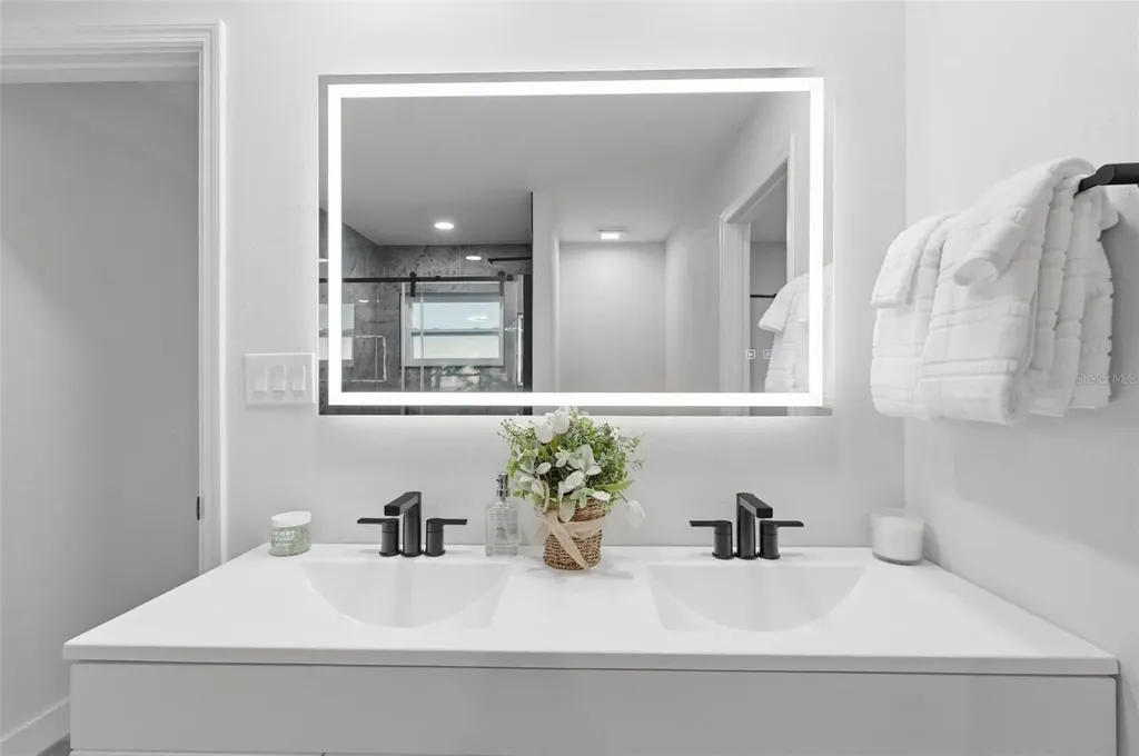 3084 Spirea Street Sarasota FL 34231