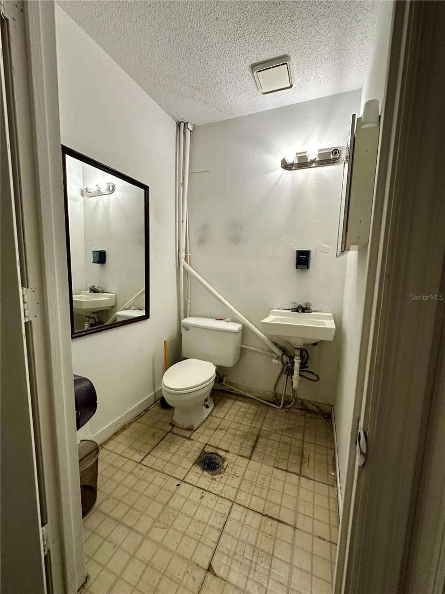 1210-1232 Dyer Boulevard Kissimmee FL 34741