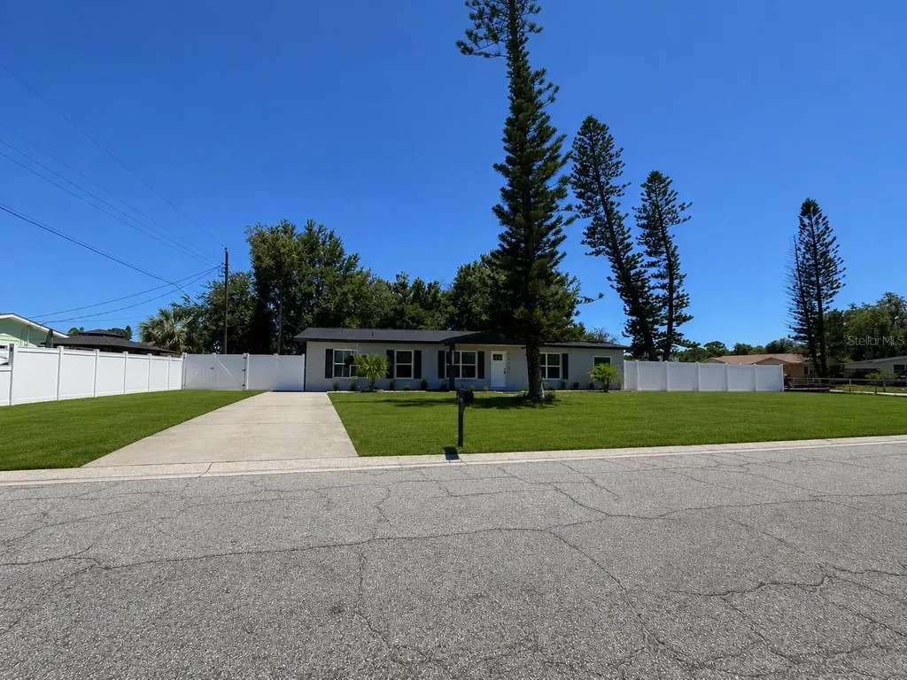 1908 51st Avenue W Bradenton FL 34207