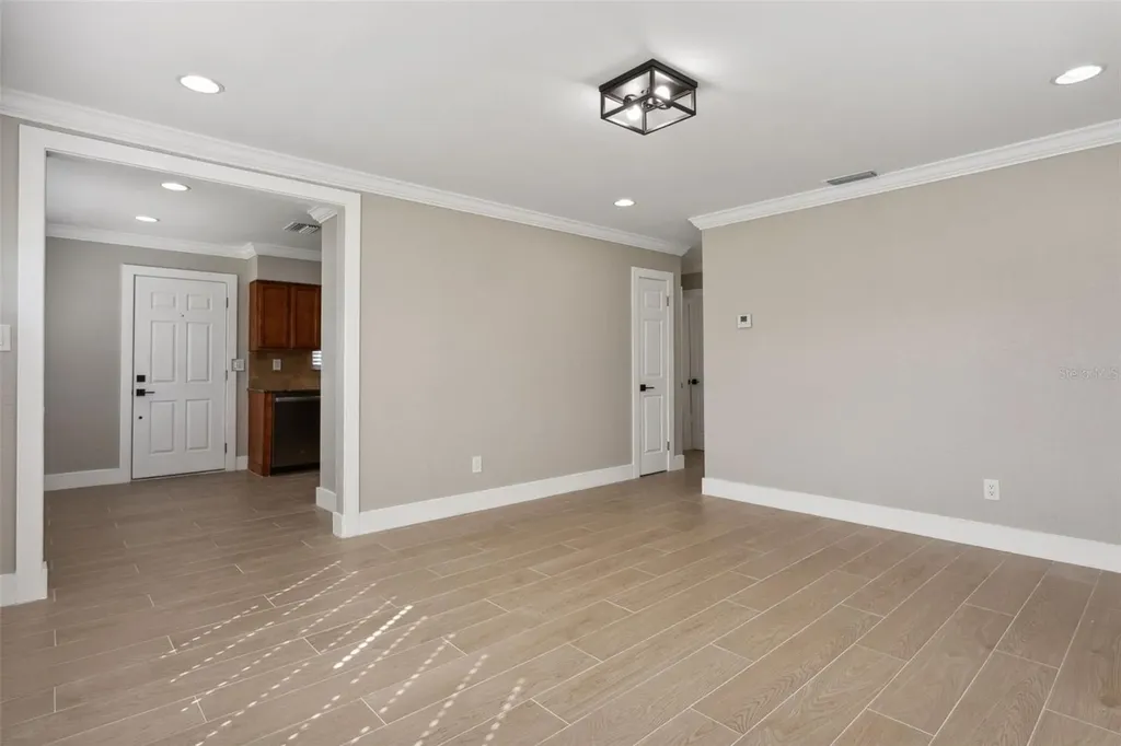 3819 W Gray Street Tampa FL 33609