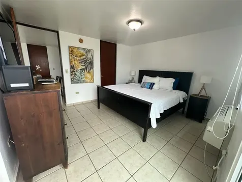 NE206 El Charlie Loiza PR 00772