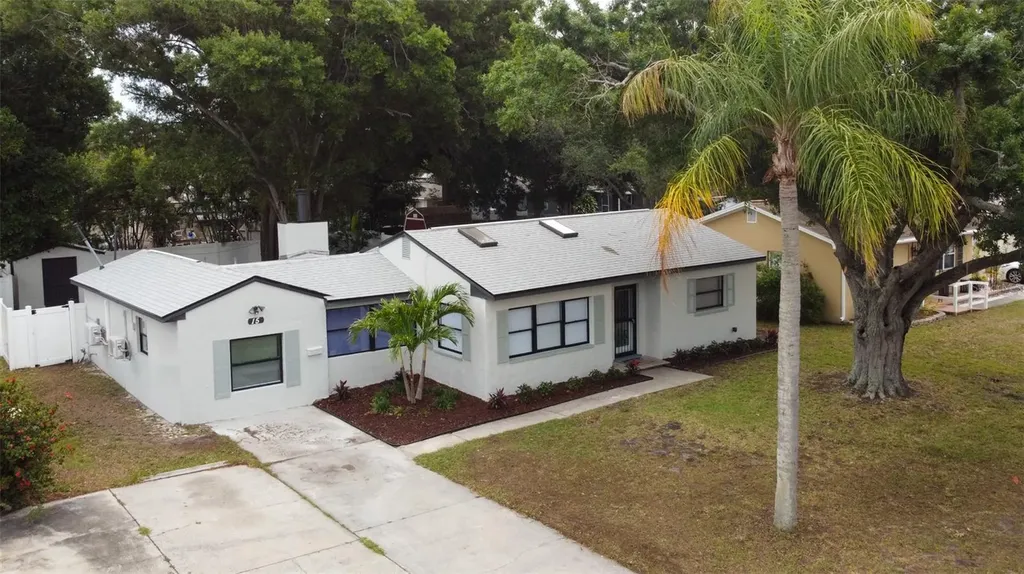 15 N Saturn Avenue Clearwater FL 33755