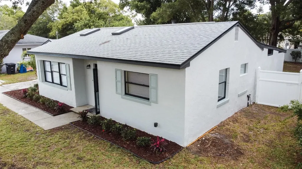 15 N Saturn Avenue Clearwater FL 33755