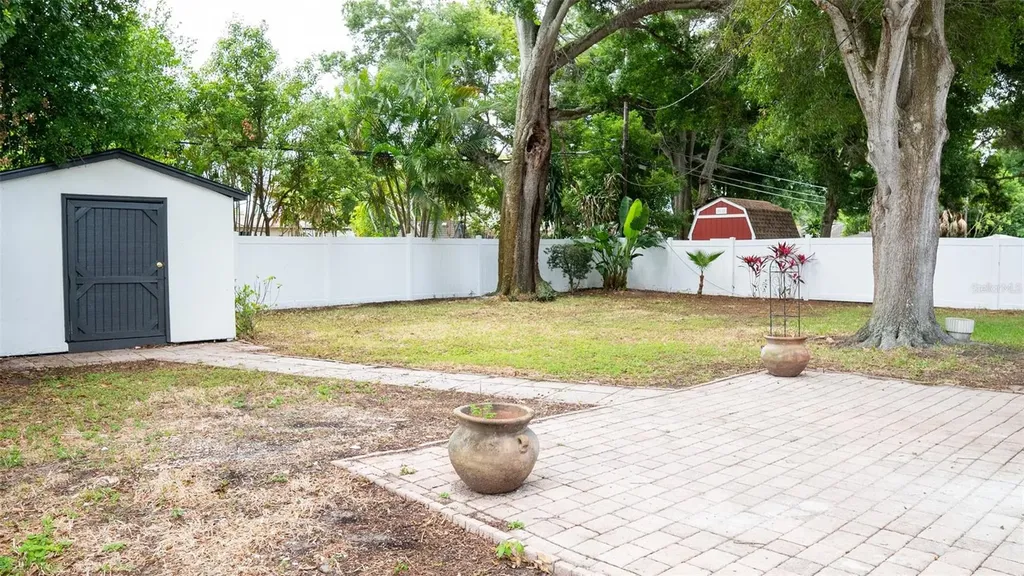 15 N Saturn Avenue Clearwater FL 33755