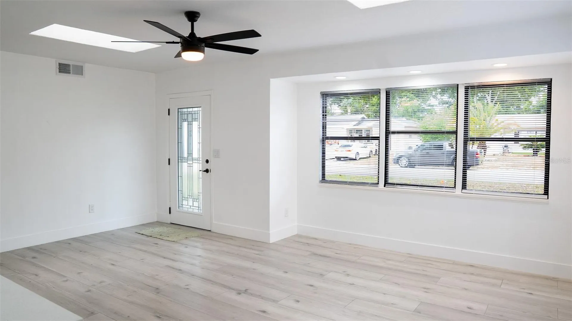15 N Saturn Avenue Clearwater FL 33755