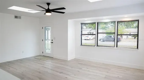 15 N Saturn Avenue Clearwater FL 33755
