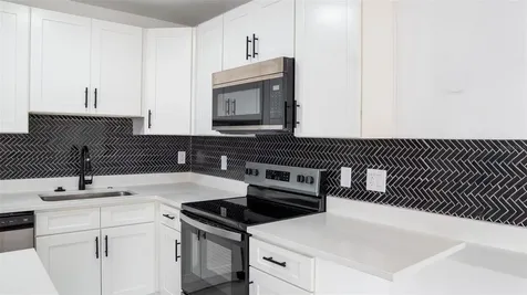 15 N Saturn Avenue Clearwater FL 33755