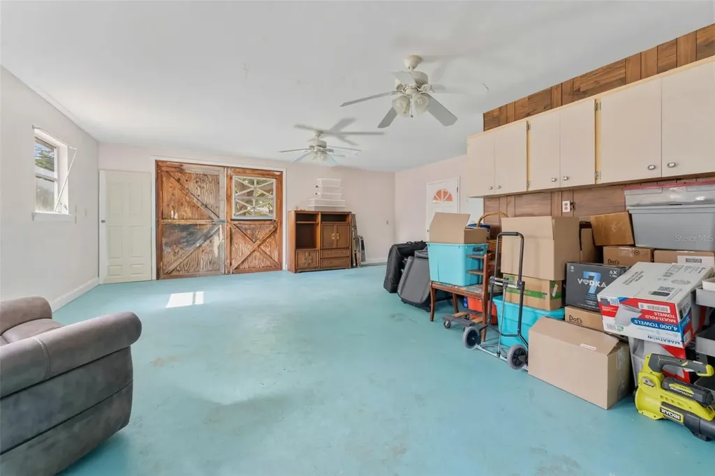8068 30th Avenue N St Petersburg FL 33710