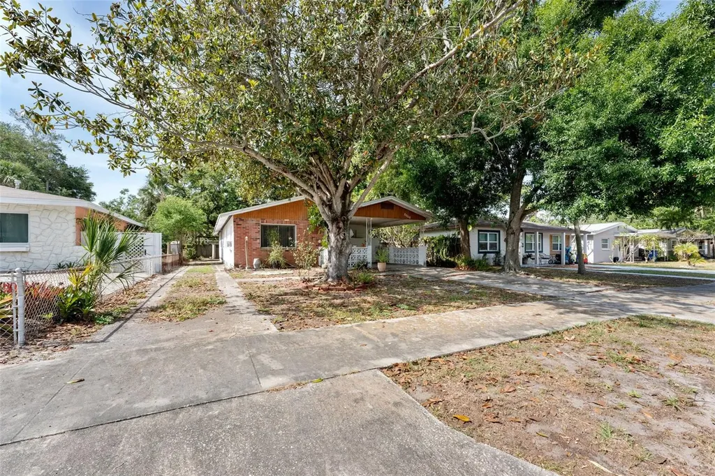 8068 30th Avenue N St Petersburg FL 33710