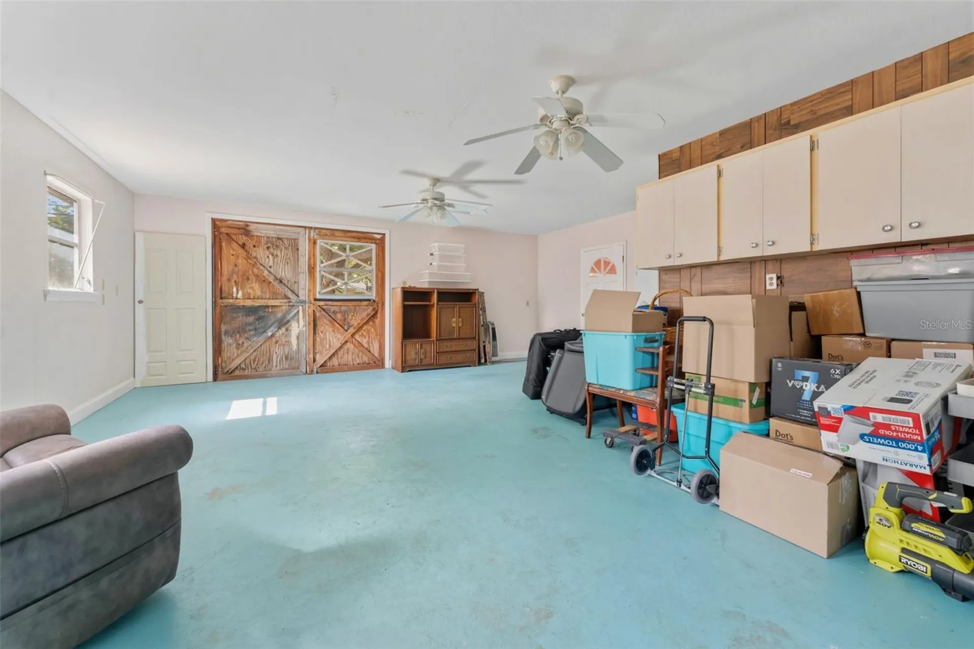 8068 30th Avenue N St Petersburg FL 33710