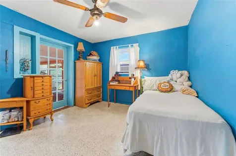 8068 30th Avenue N St Petersburg FL 33710