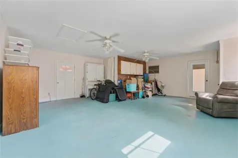8068 30th Avenue N St Petersburg FL 33710