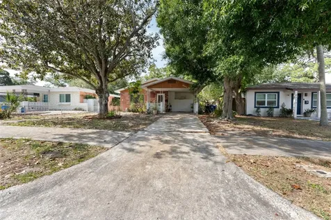 8068 30th Avenue N St Petersburg FL 33710