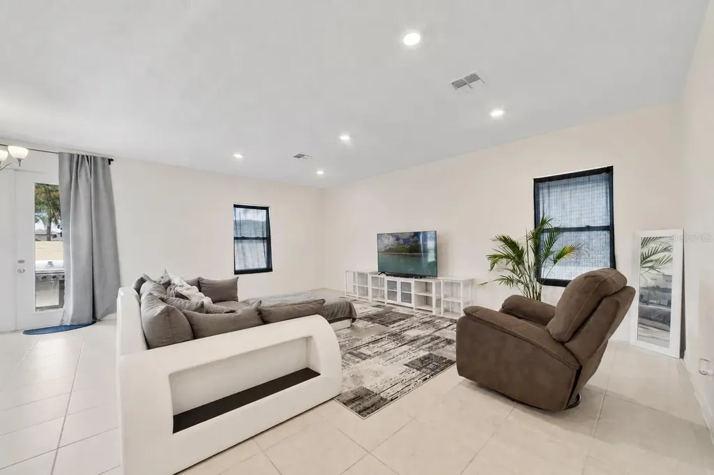 9222 Waverly Walk Drive Orlando FL 32817