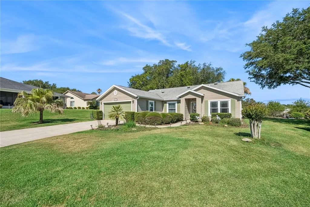 4730 Sawgrass Lake Circle Leesburg FL 34748