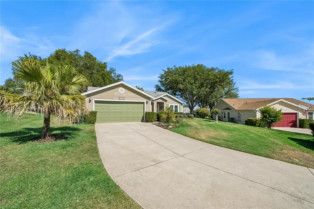 4730 Sawgrass Lake Circle Leesburg FL 34748