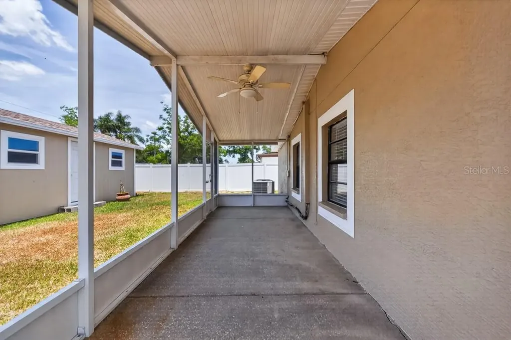 2540 W Knollwood Street Tampa FL 33614