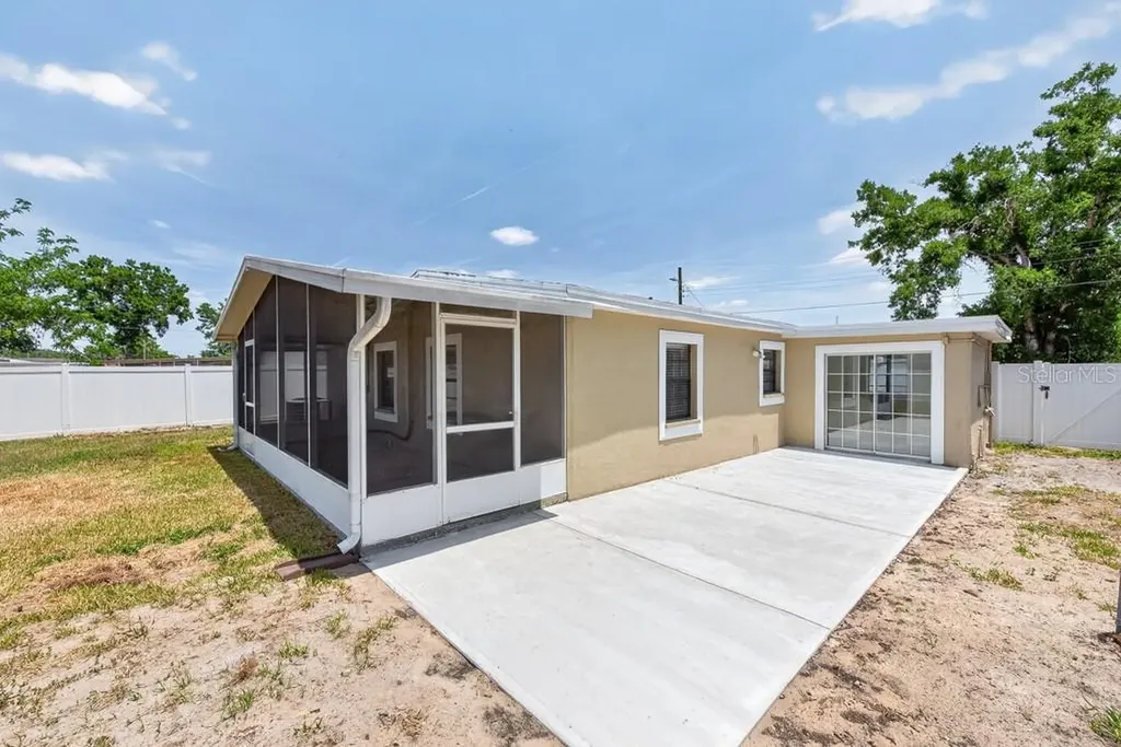 2540 W Knollwood Street Tampa FL 33614