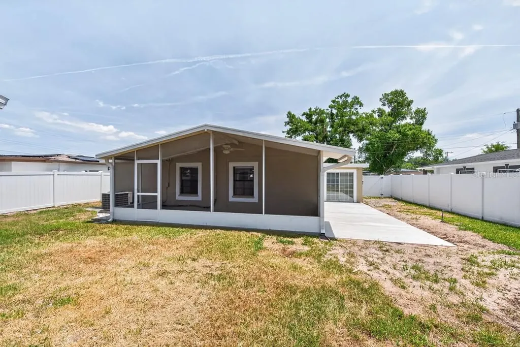 2540 W Knollwood Street Tampa FL 33614