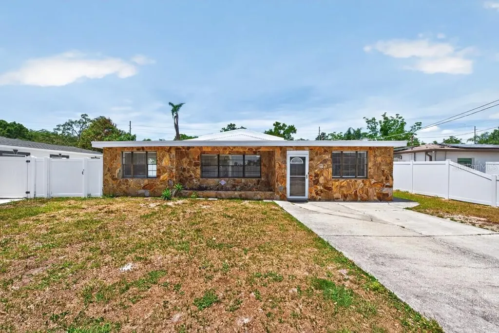 2540 W Knollwood Street Tampa FL 33614