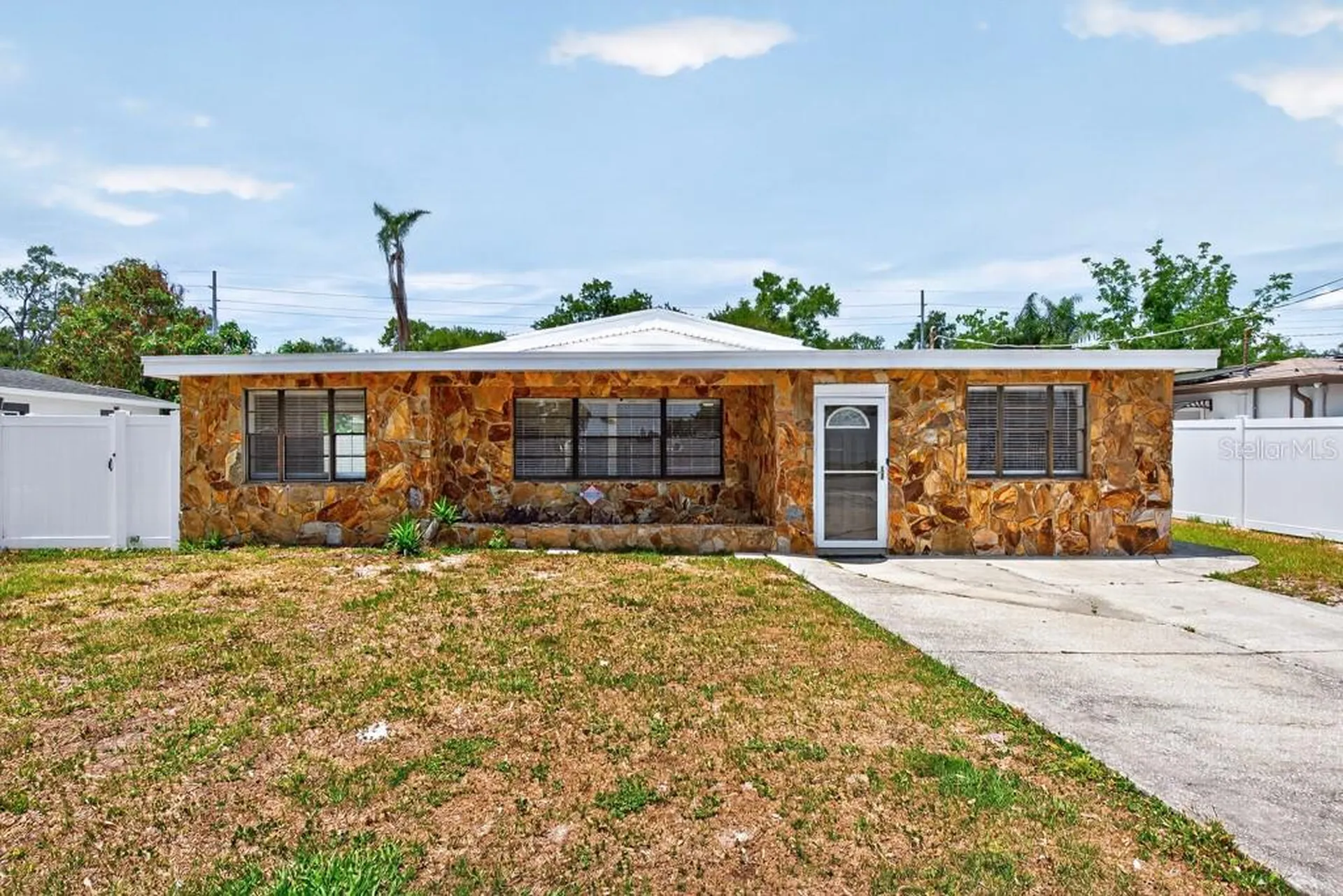 2540 W Knollwood Street Tampa FL 33614