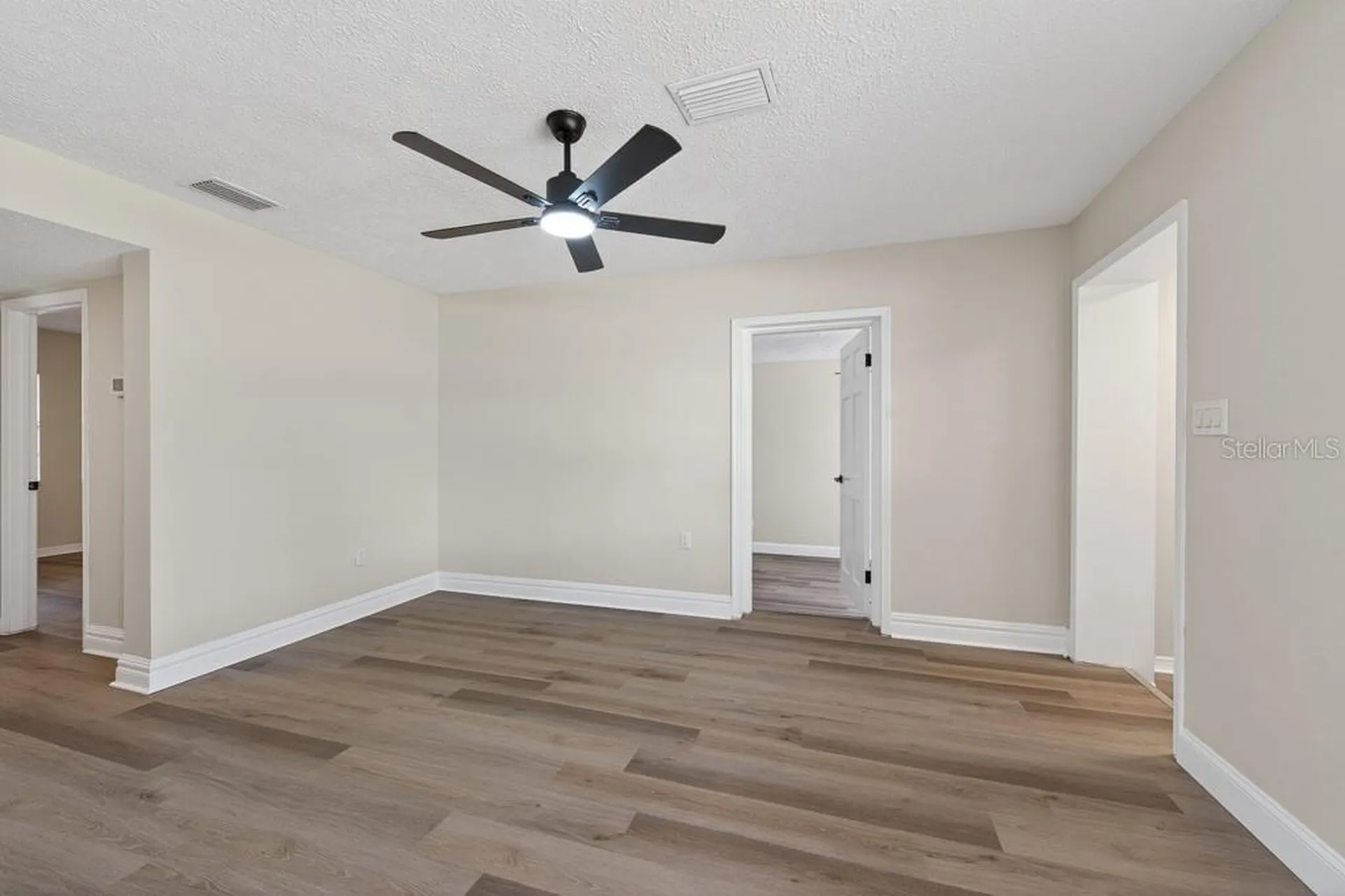 2540 W Knollwood Street Tampa FL 33614