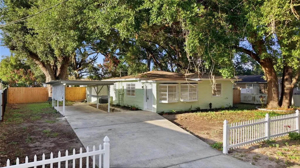 714 E 137th Avenue Tampa FL 33613