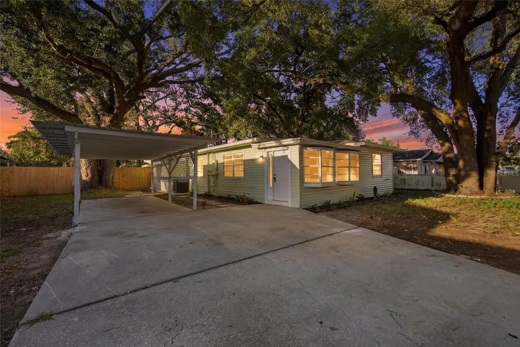 714 E 137th Avenue Tampa FL 33613