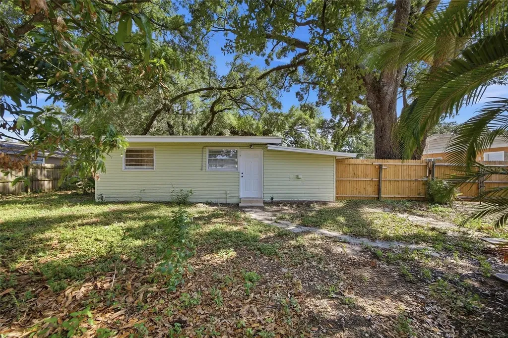 714 E 137th Avenue Tampa FL 33613