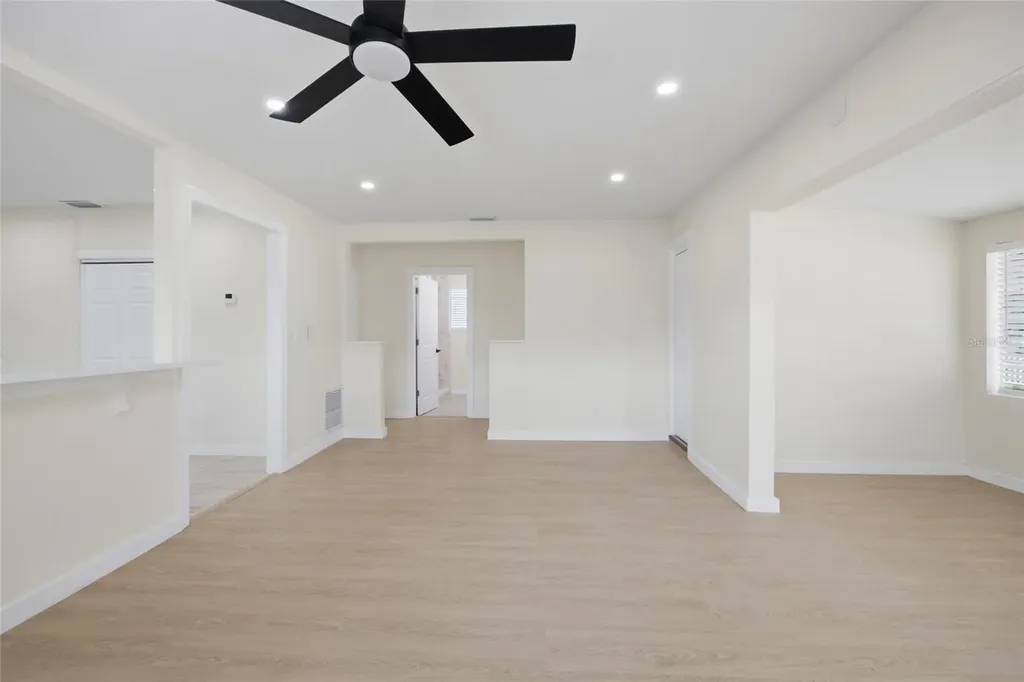 714 E 137th Avenue Tampa FL 33613