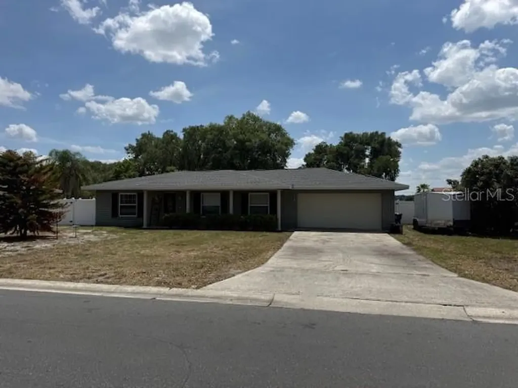 1104 Yarnell Avenue Lake Wales FL 33853