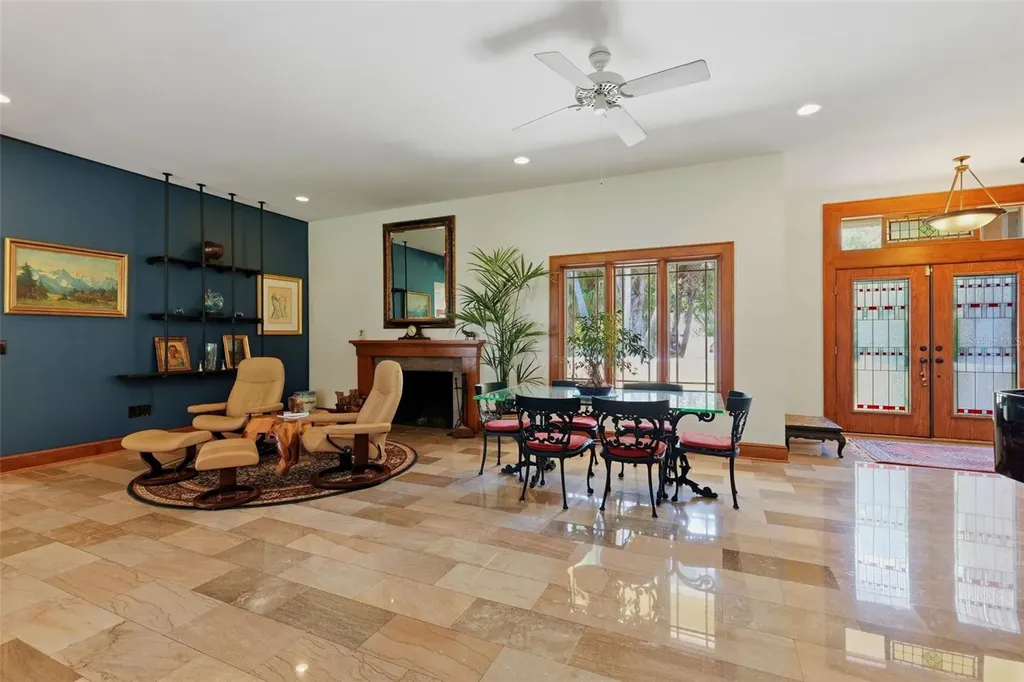 6000 2nd Street S St Petersburg FL 33705