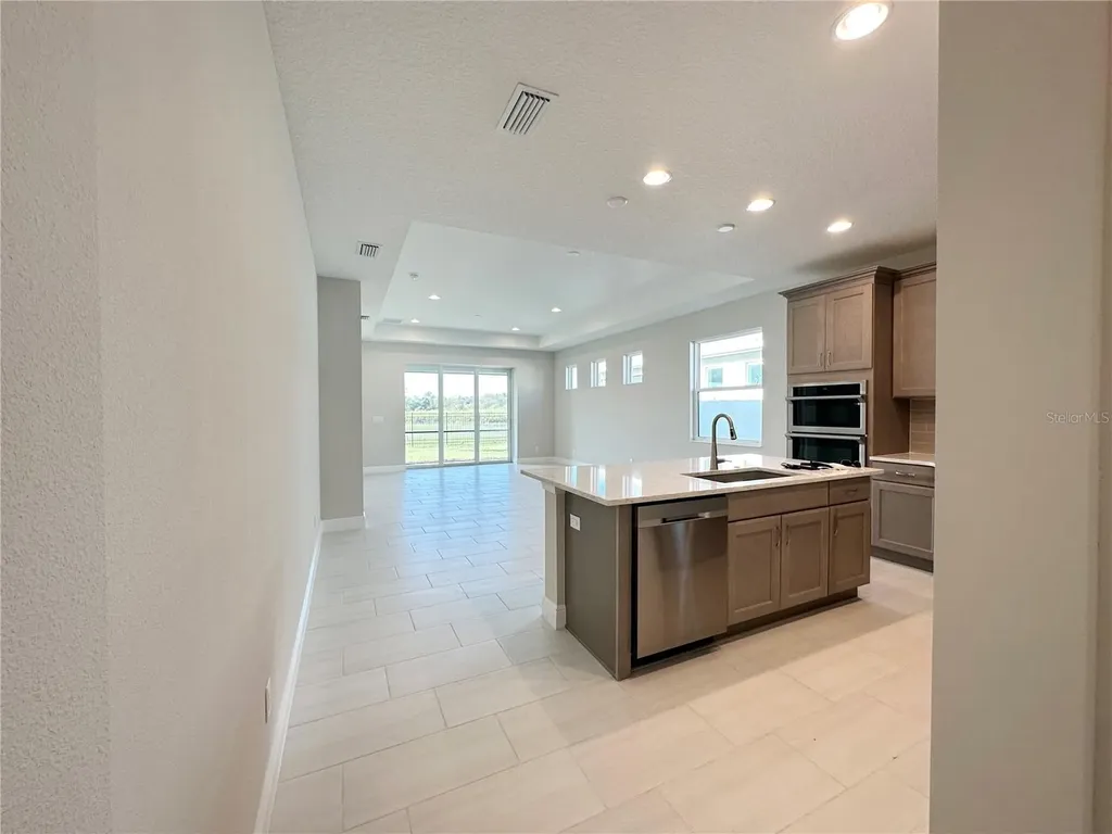 10716 Klee Avenue Bradenton FL 34212