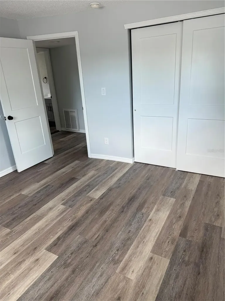 439 76th Avenue N St Petersburg FL 33702