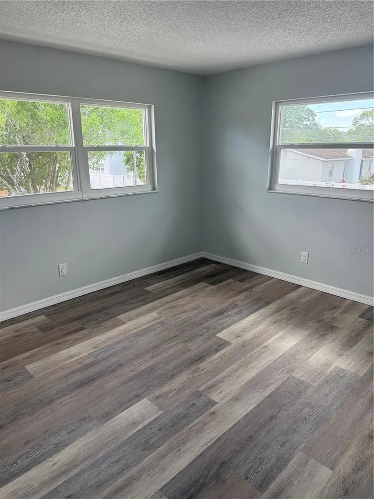 439 76th Avenue N St Petersburg FL 33702